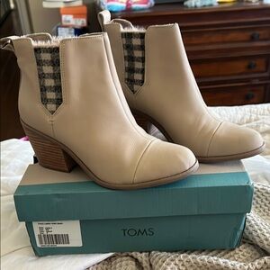 Toms Cream Ankle Booties with Sleek Design